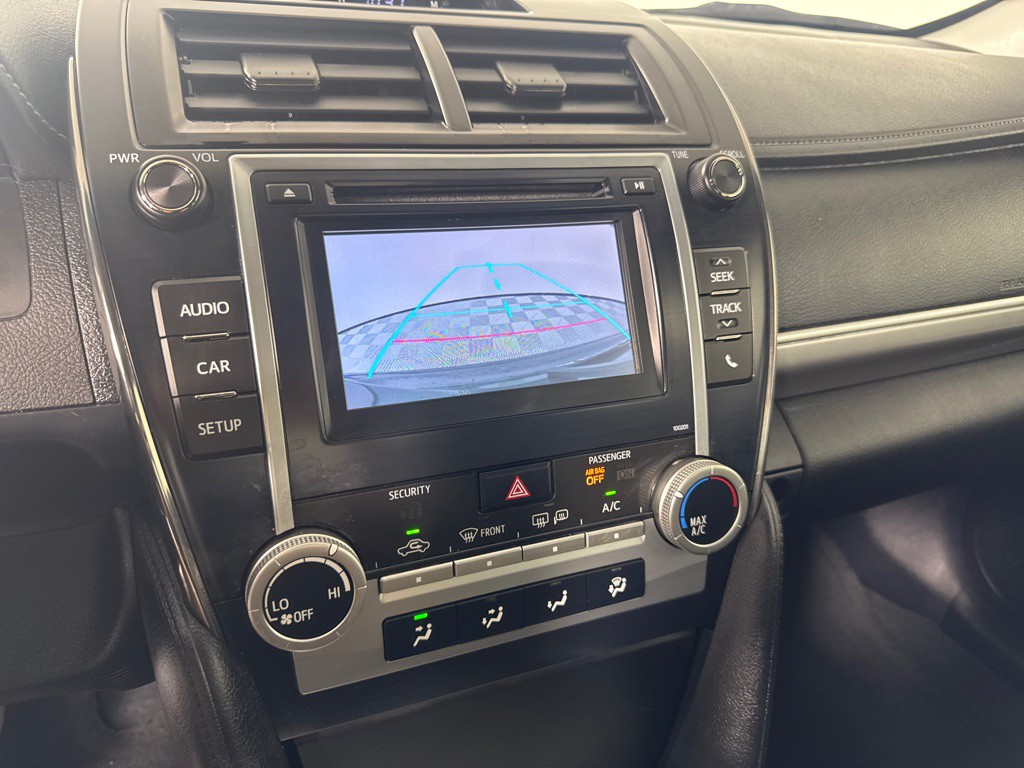 2014 Toyota Camry Image 16