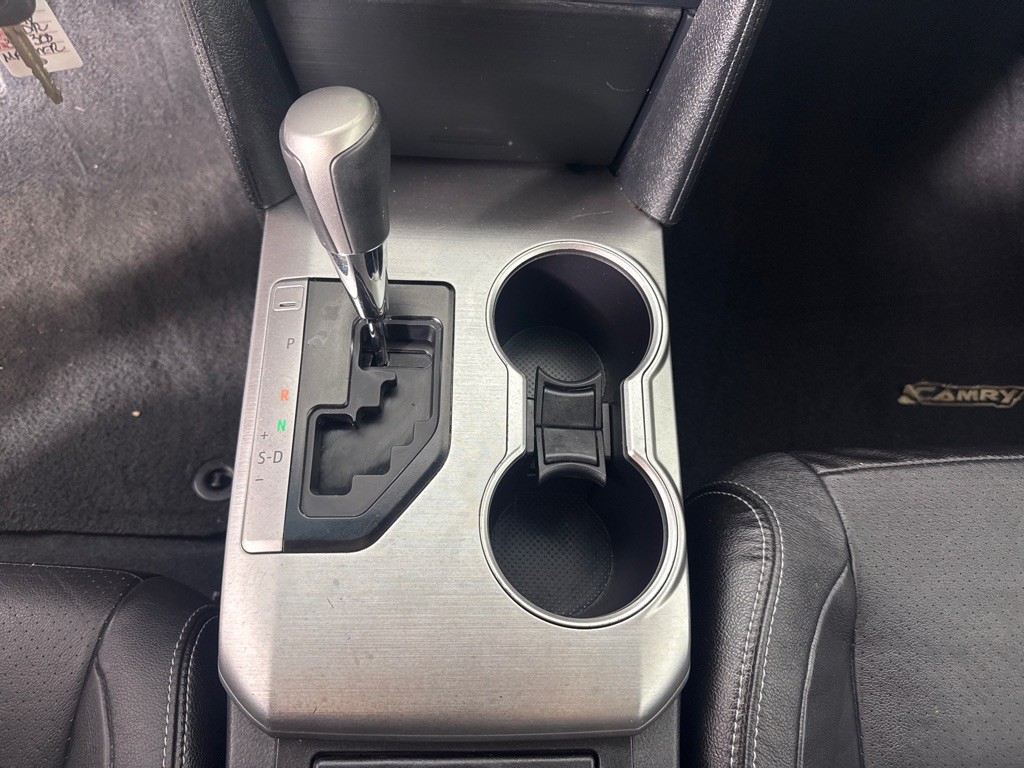 2014 Toyota Camry Image 17