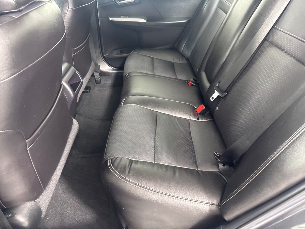 2014 Toyota Camry Image 18