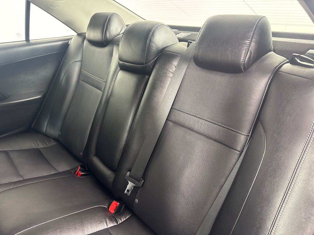 2014 Toyota Camry Image 19