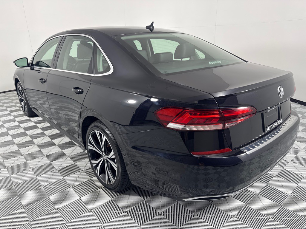 2022 Volkswagen Passat Image 8