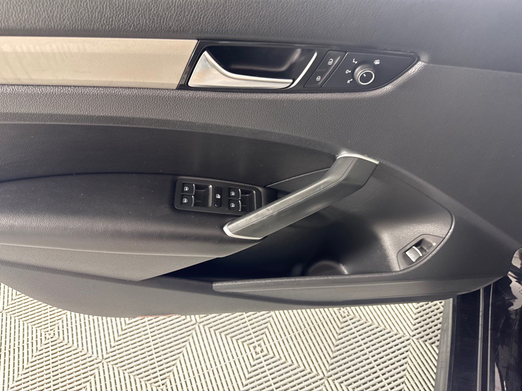 2022 Volkswagen Passat Image 13