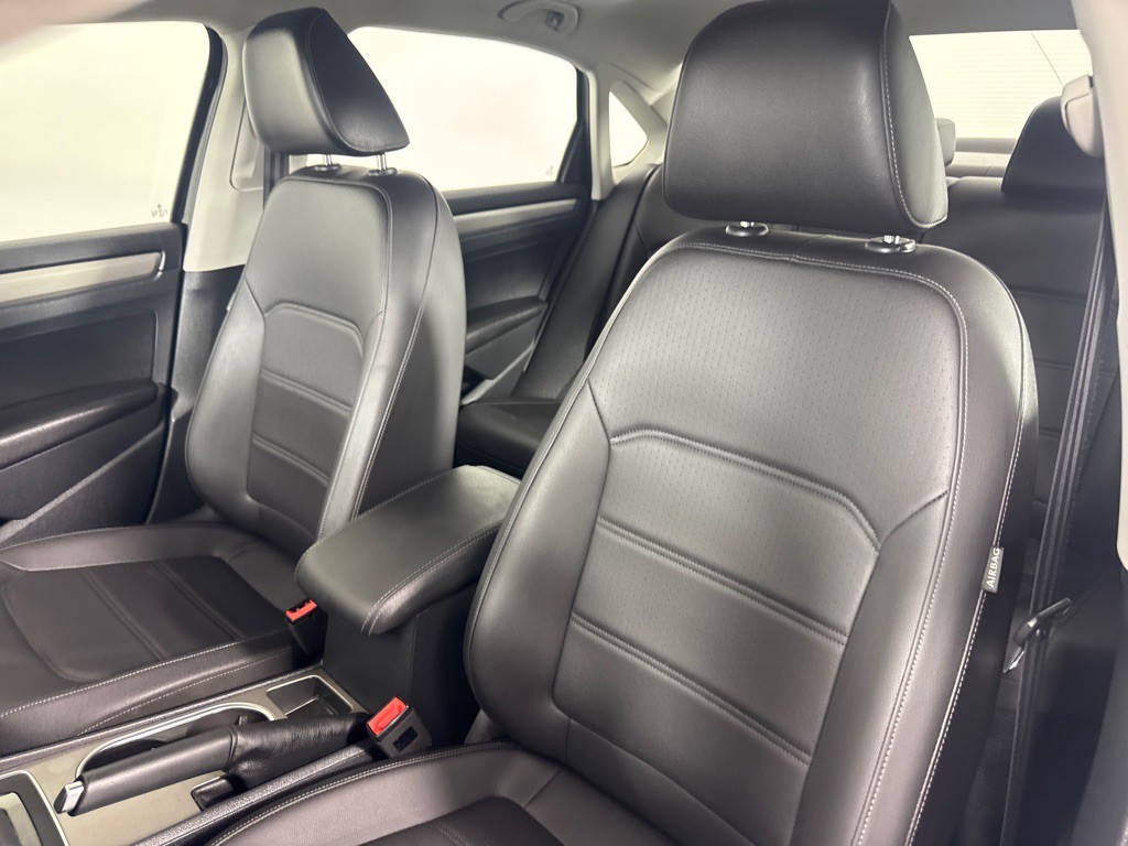2022 Volkswagen Passat Image 15