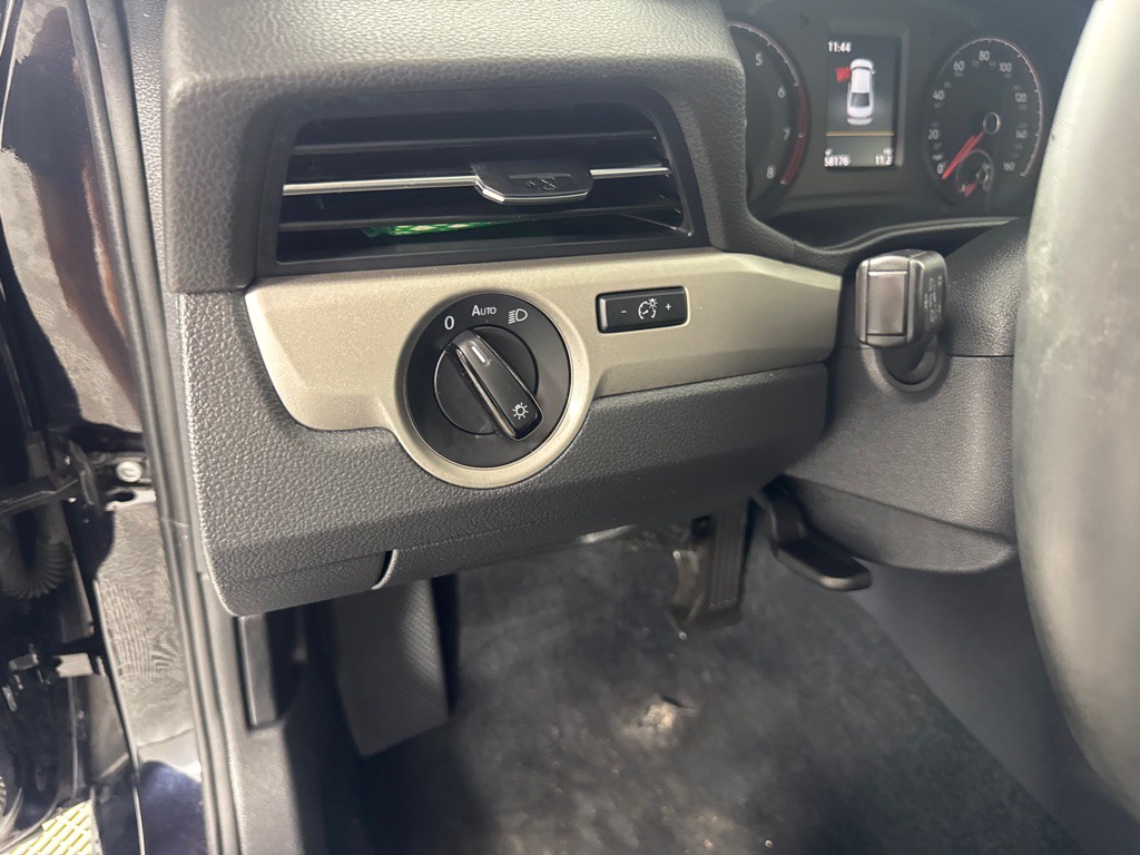 2022 Volkswagen Passat Image 17