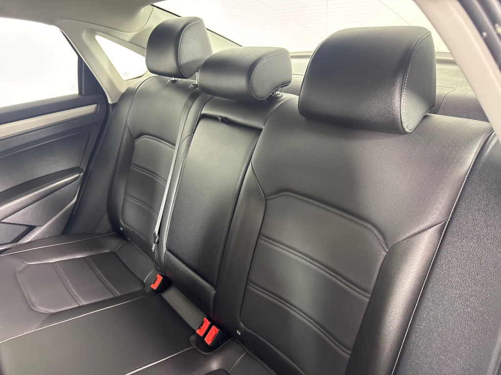 2022 Volkswagen Passat Image 23