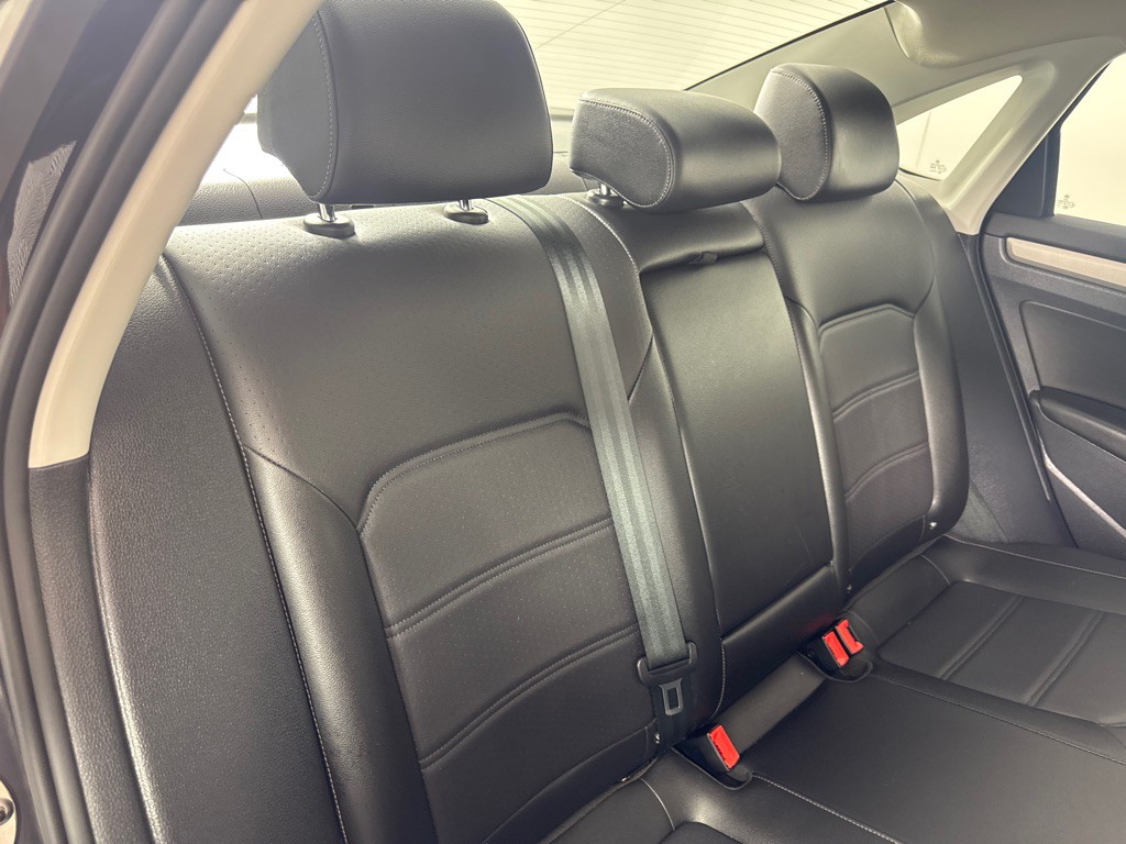 2022 Volkswagen Passat Image 25