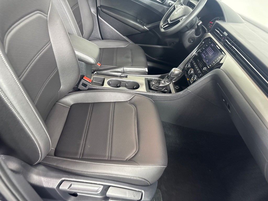 2022 Volkswagen Passat Image 26