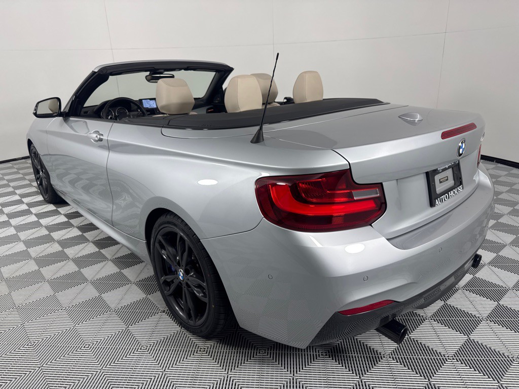 2017 BMW 2 Series Image 8