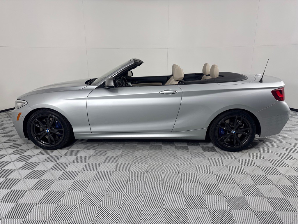 2017 BMW 2 Series Image 9