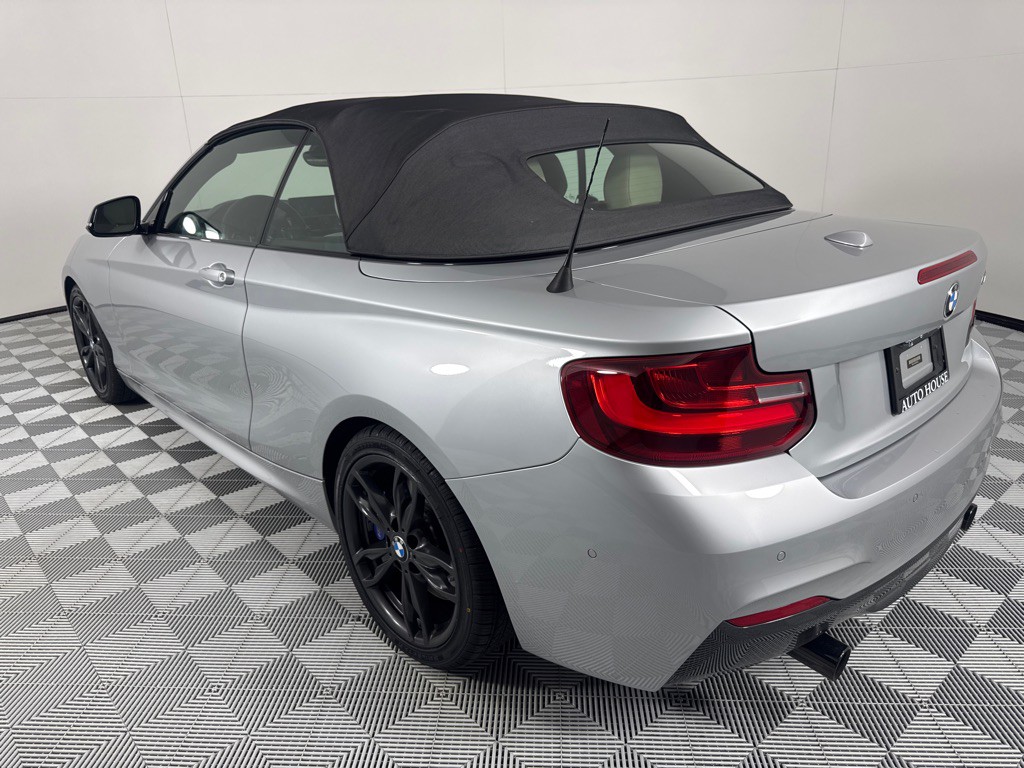 2017 BMW 2 Series Image 17