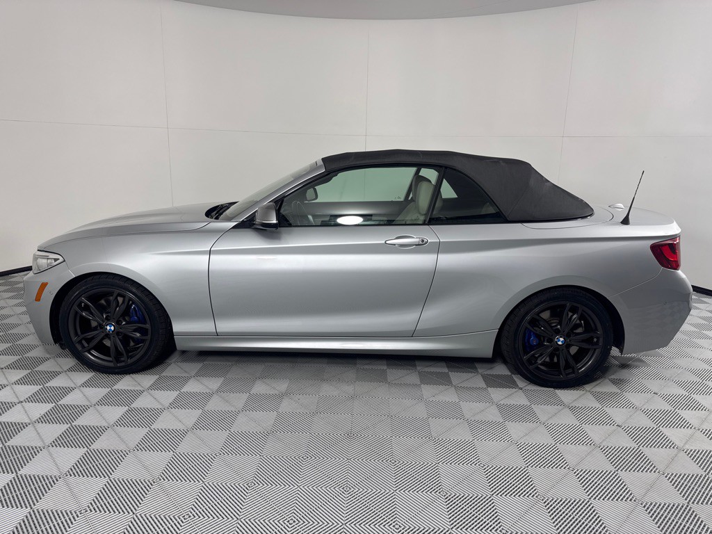 2017 BMW 2 Series Image 18