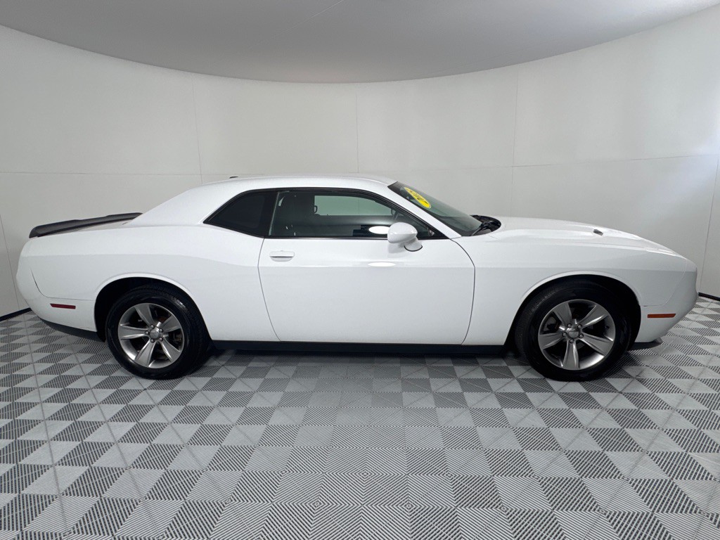 2015 Dodge Challenger Image 4