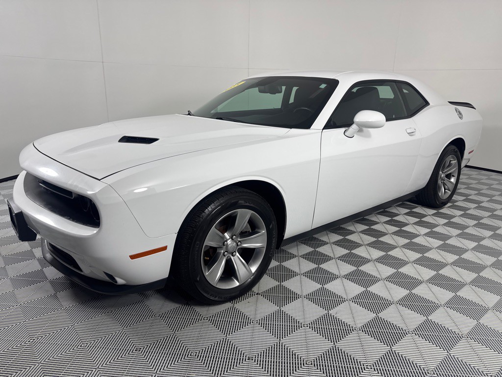 2015 Dodge Challenger Image 8