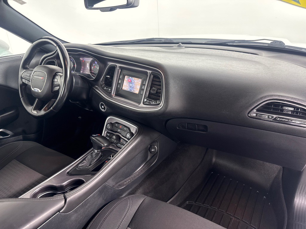 2015 Dodge Challenger Image 20