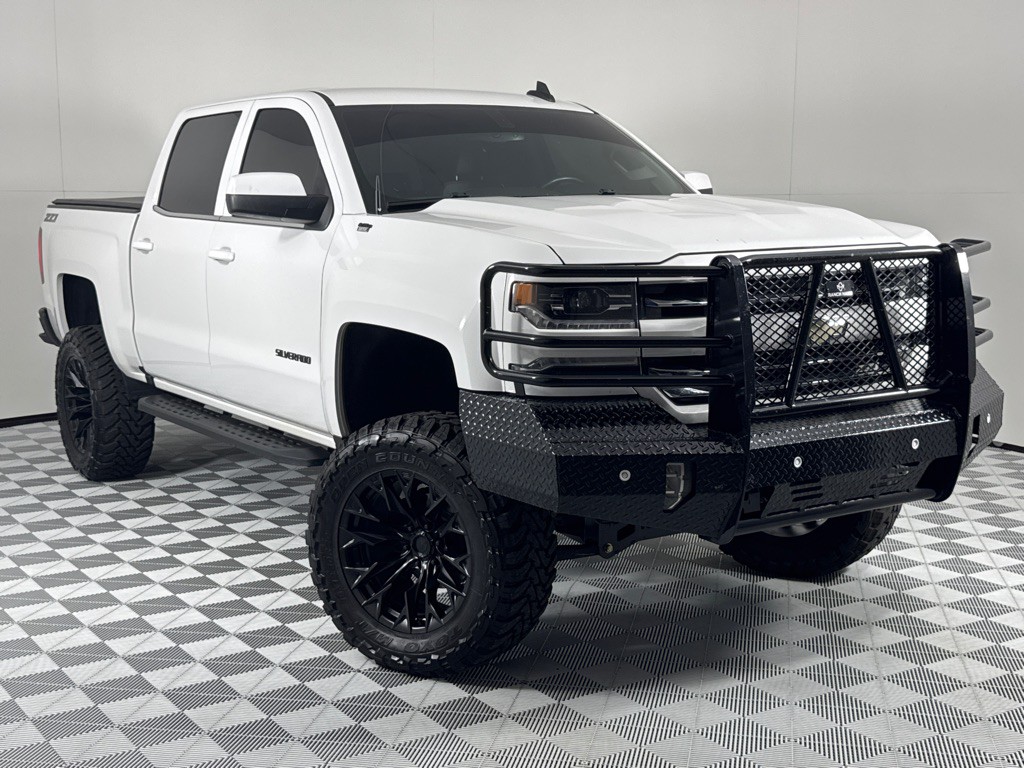 2017 Chevrolet Silverado 1500 Image 2