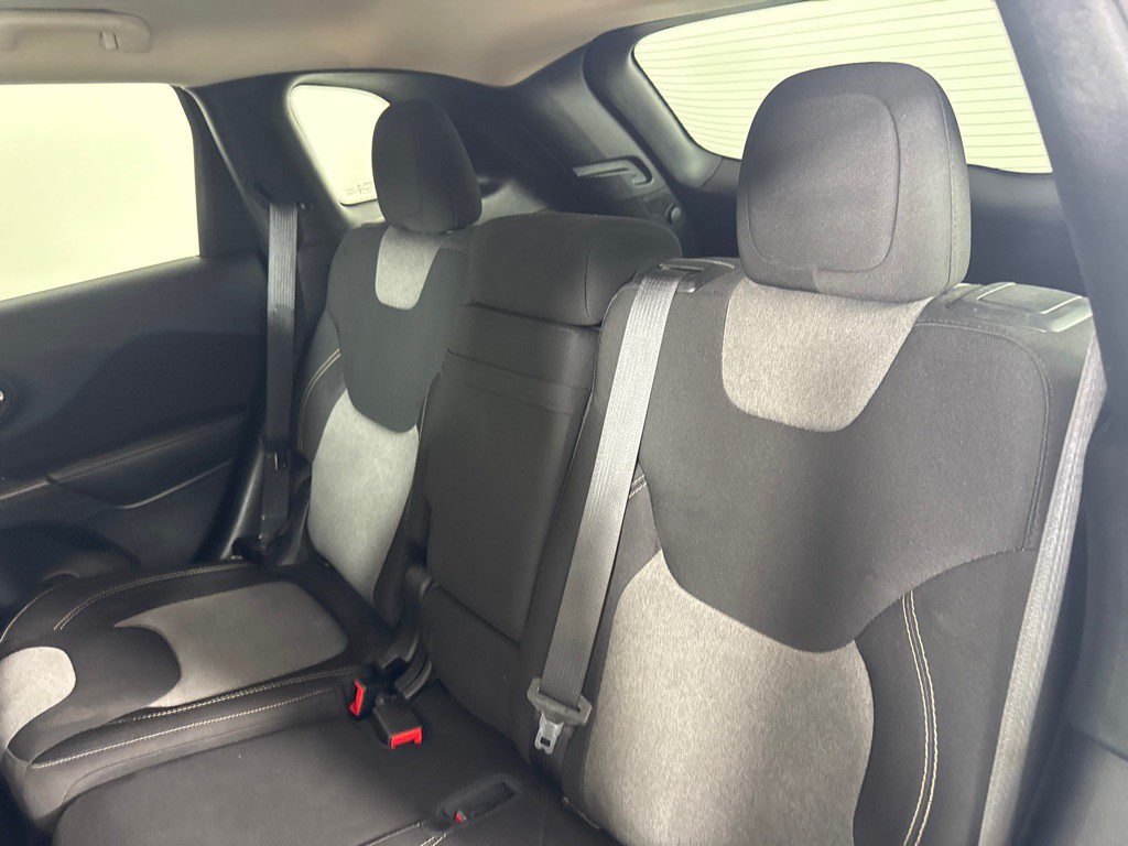 2016 Jeep Cherokee Image 15