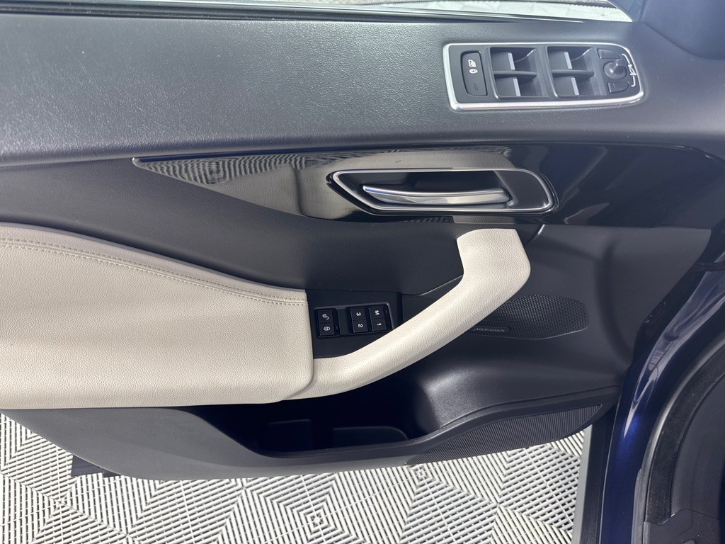 2018 Jaguar F-PACE Image 12