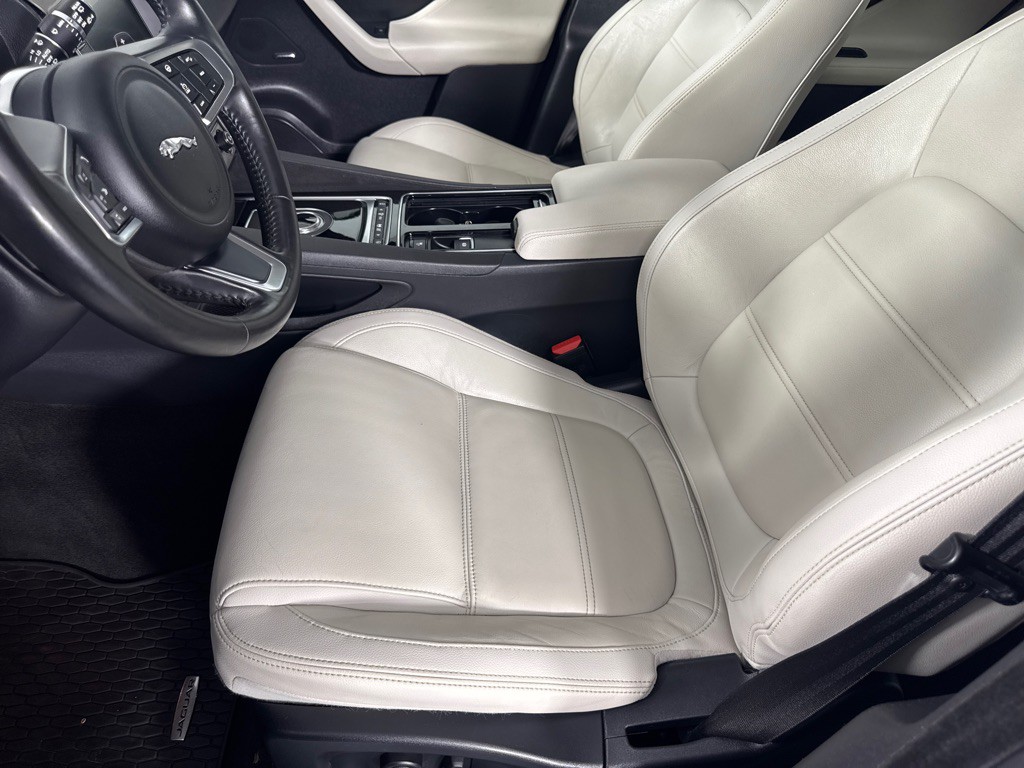 2018 Jaguar F-PACE Image 13