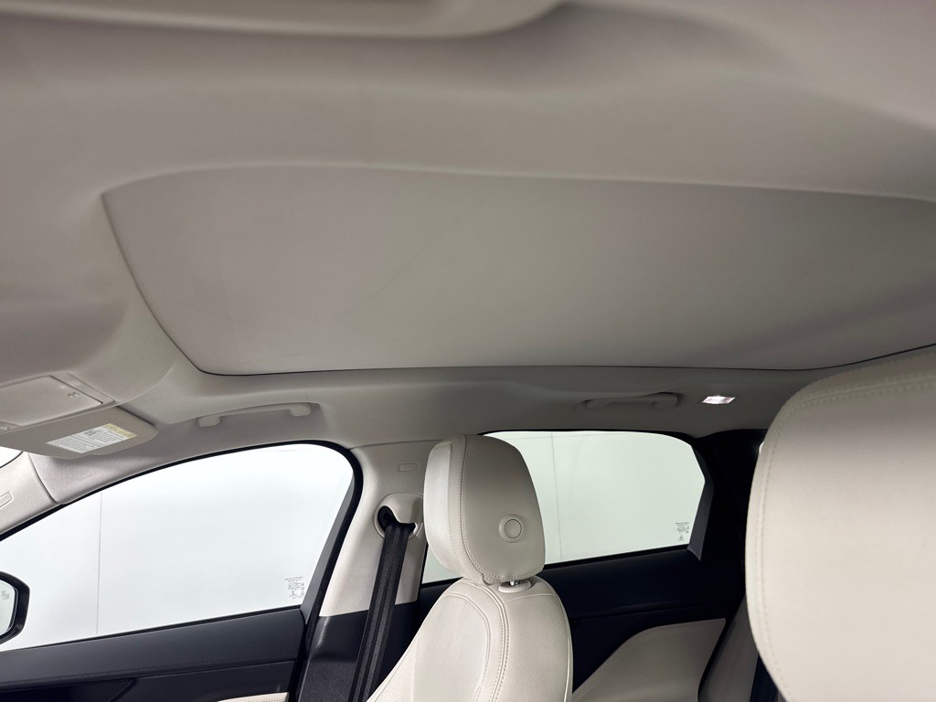 2018 Jaguar F-PACE Image 15