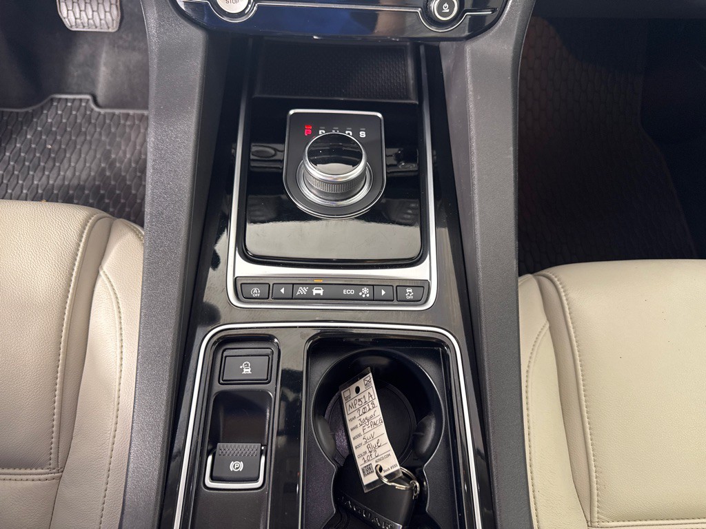 2018 Jaguar F-PACE Image 20