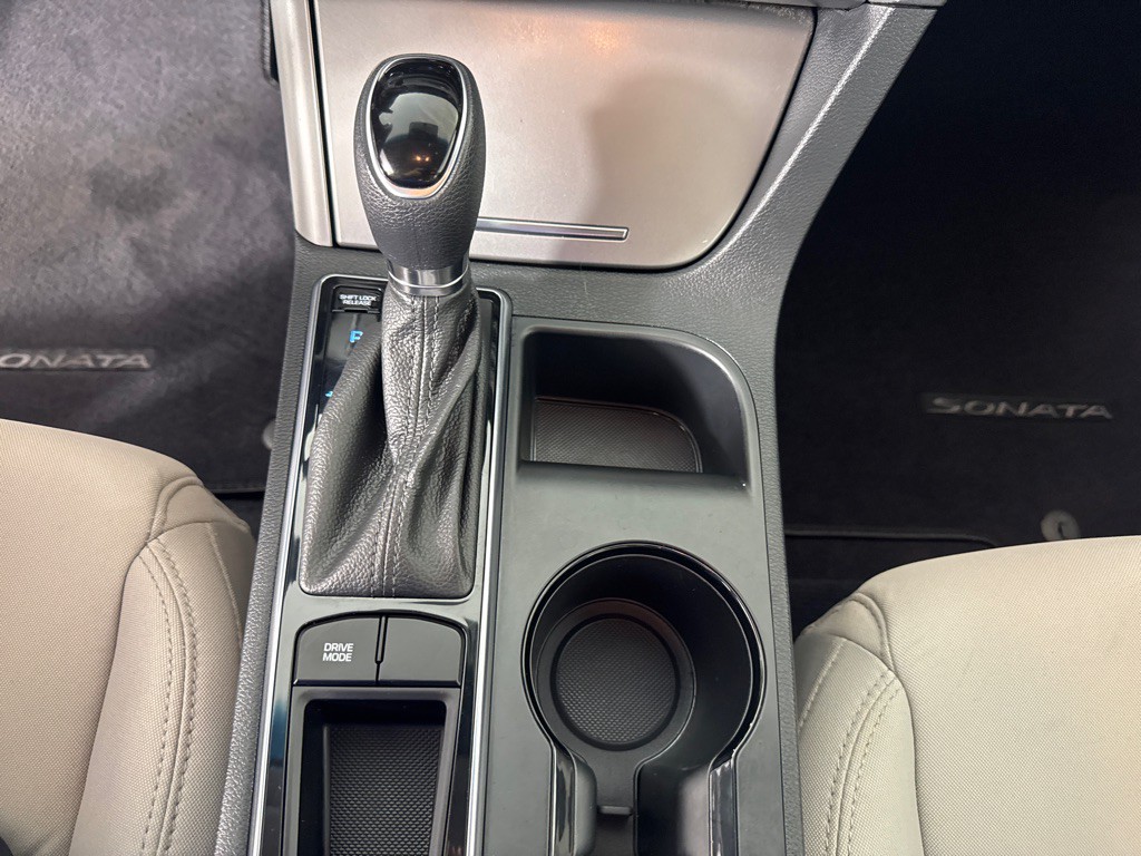 2017 Hyundai Sonata Image 16