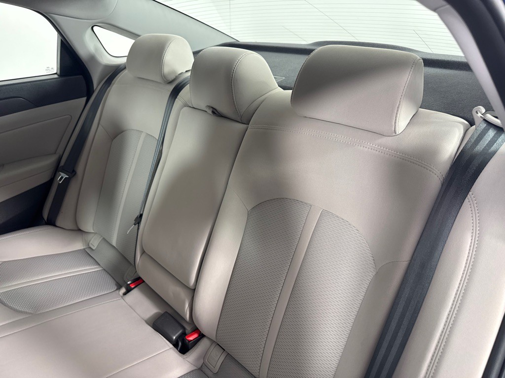 2017 Hyundai Sonata Image 18