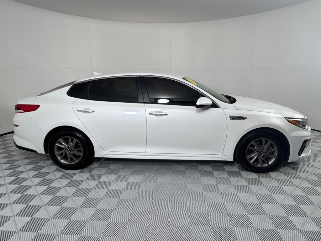 2020 Kia Optima Image 4