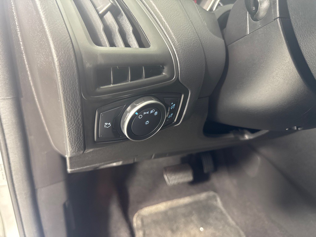 2018 Ford Focus Image 16