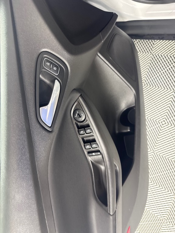 2018 Ford Focus Image 13