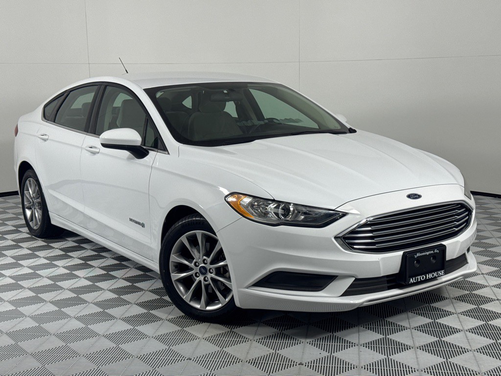 2017 Ford Fusion Image 2