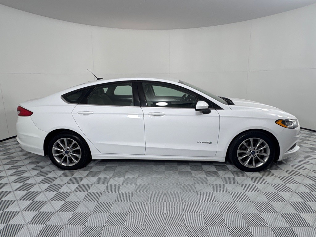 2017 Ford Fusion Image 4
