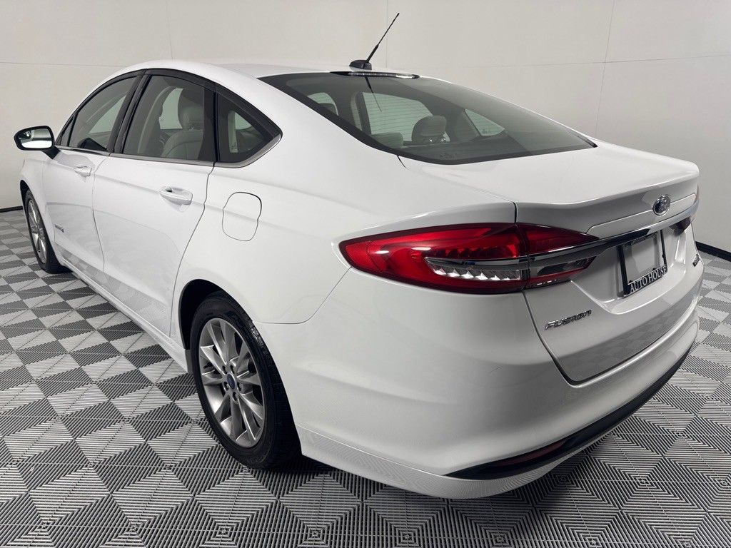 2017 Ford Fusion Image 8