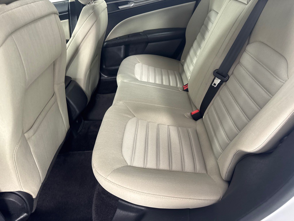 2017 Ford Fusion Image 21