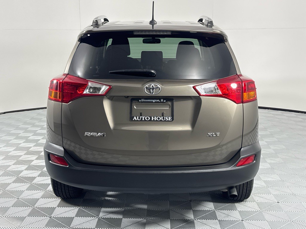 2015 Toyota Rav4 Image 4