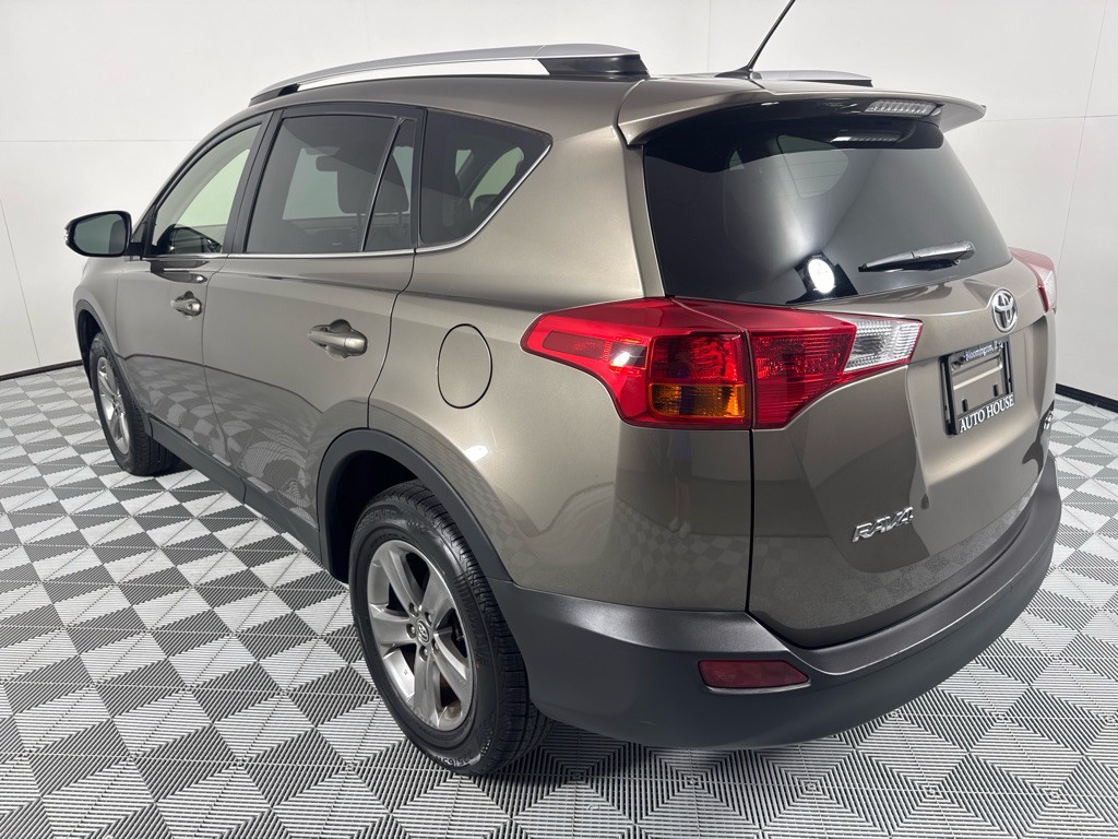 2015 Toyota Rav4 Image 6