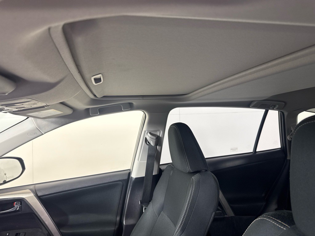 2015 Toyota Rav4 Image 12