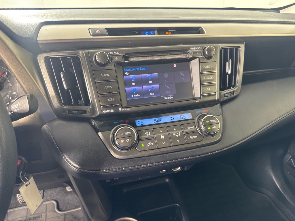 2015 Toyota Rav4 Image 15
