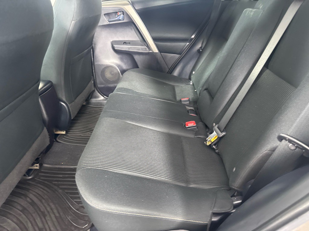 2015 Toyota Rav4 Image 18