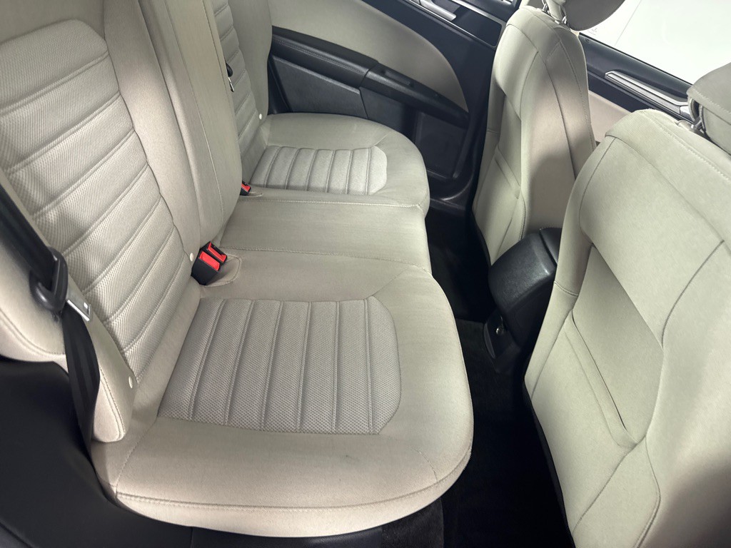 2018 Ford Fusion Image 19