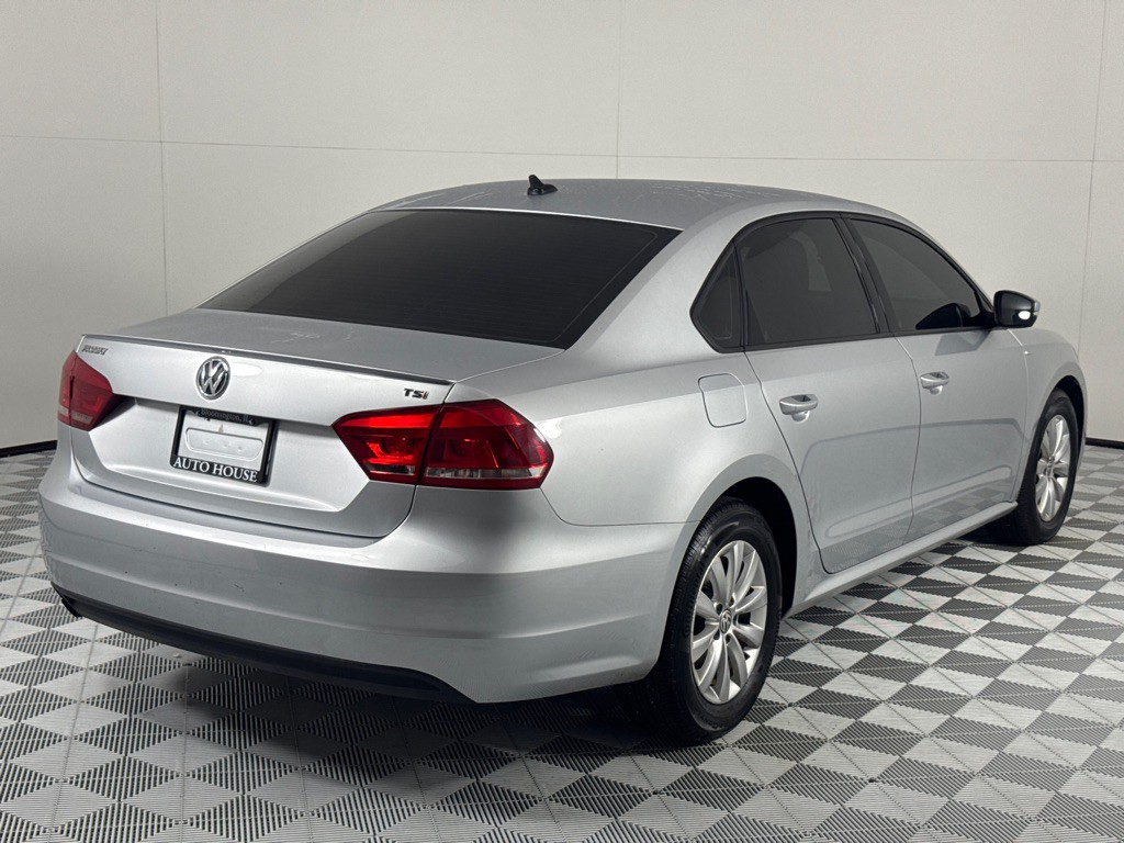 2014 Volkswagen Passat Image 4