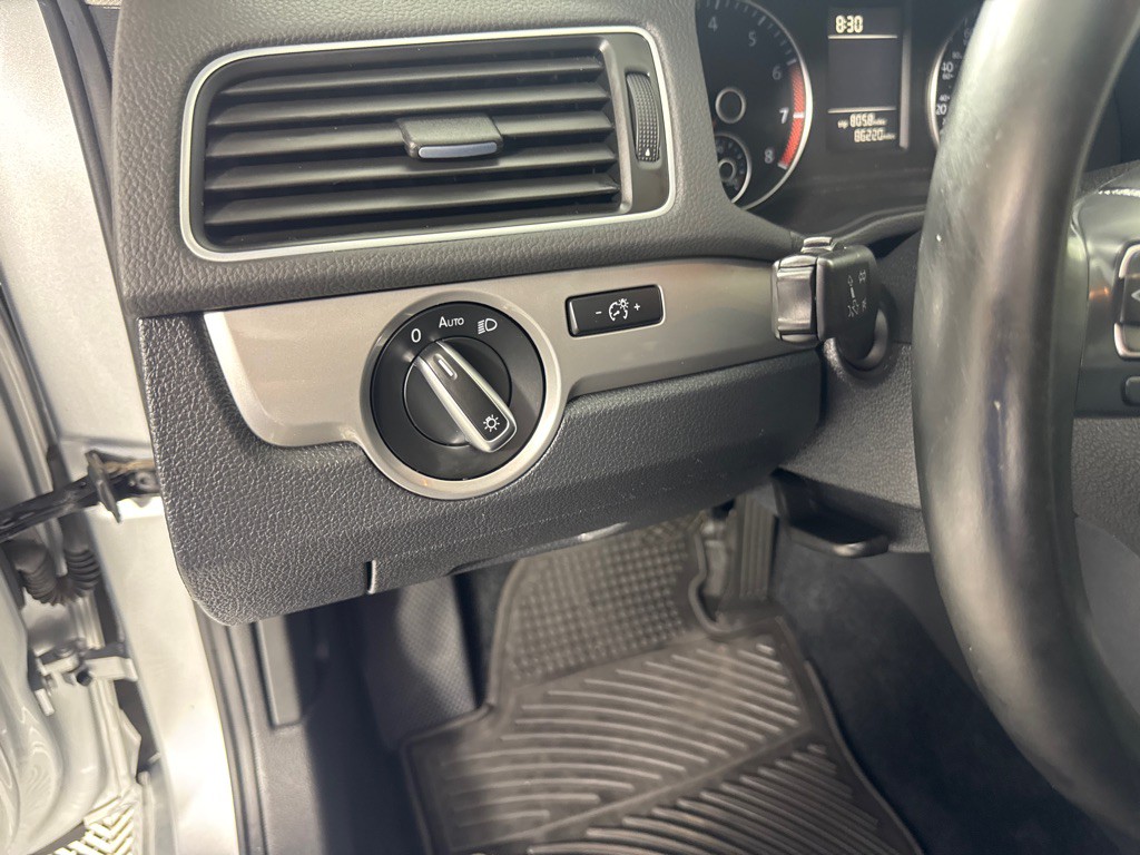2014 Volkswagen Passat Image 10