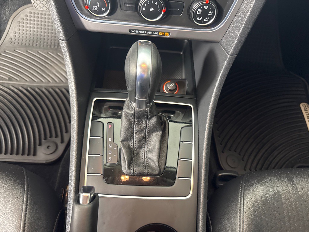 2014 Volkswagen Passat Image 13