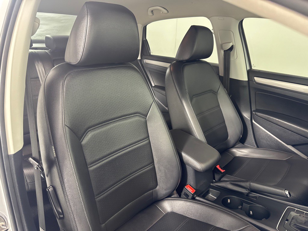 2014 Volkswagen Passat Image 19