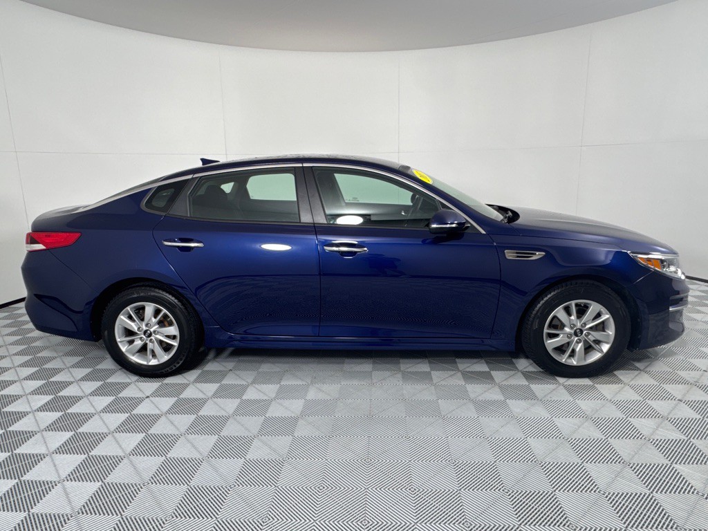 2017 Kia Optima Image 4
