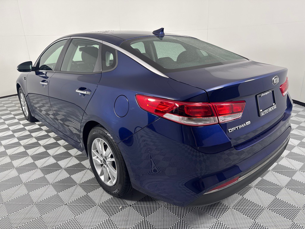 2017 Kia Optima Image 8