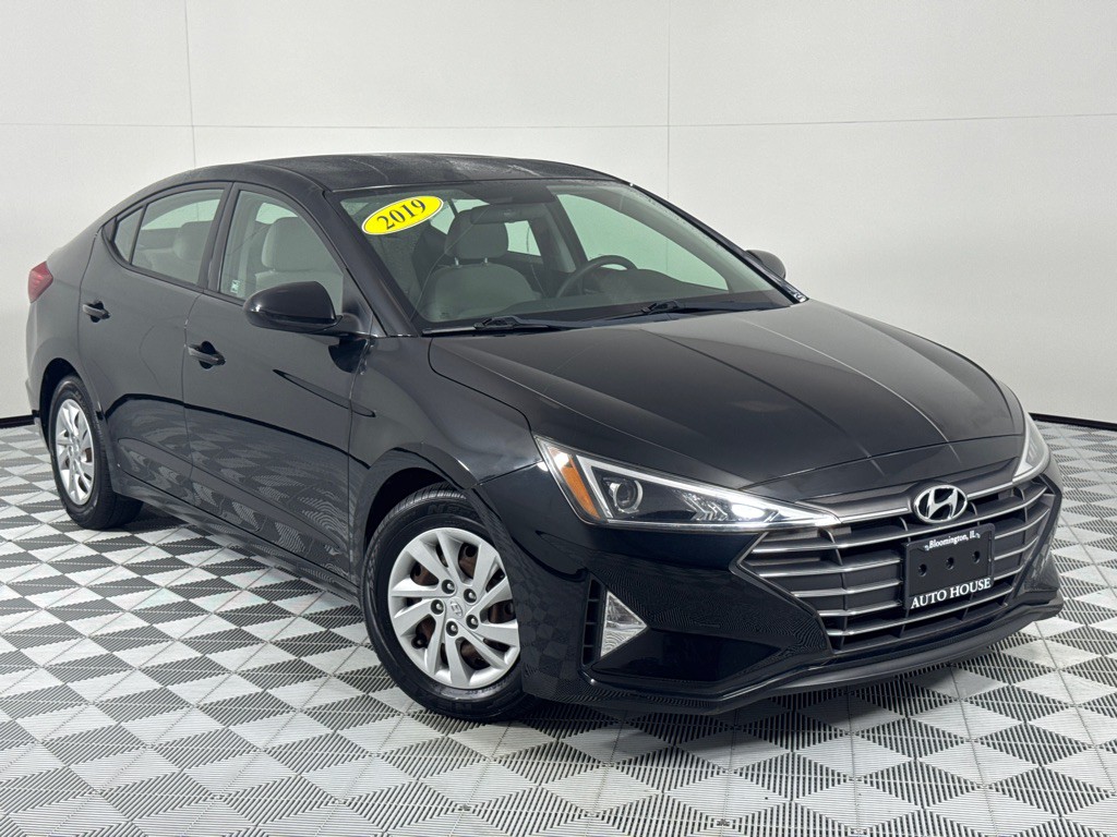2019 Hyundai Elantra Image 2