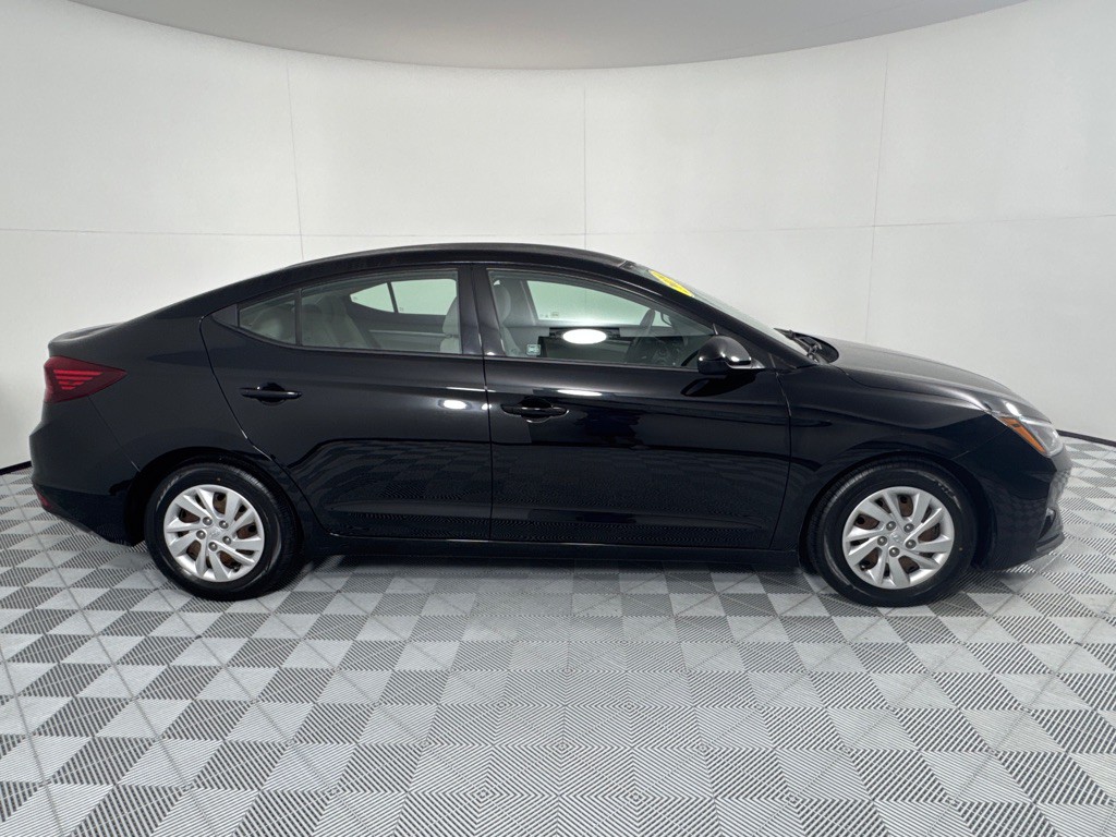 2019 Hyundai Elantra Image 4
