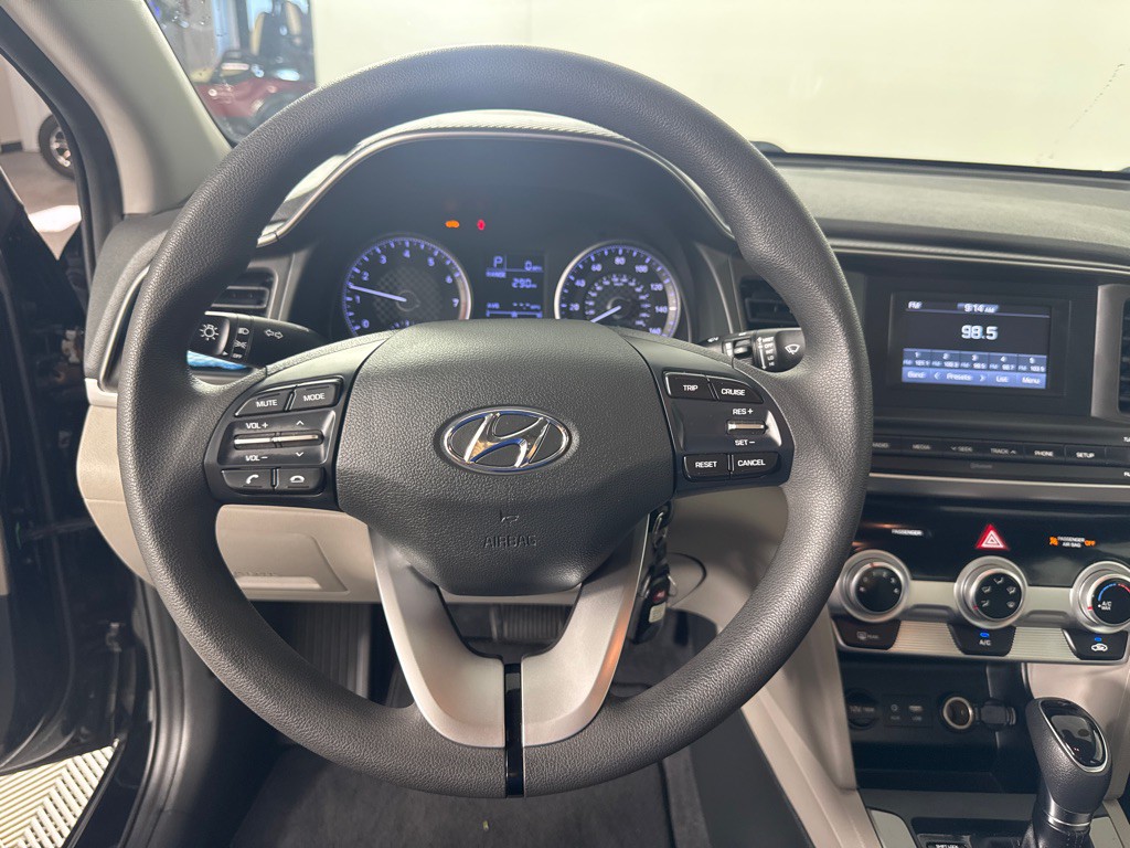 2019 Hyundai Elantra Image 15