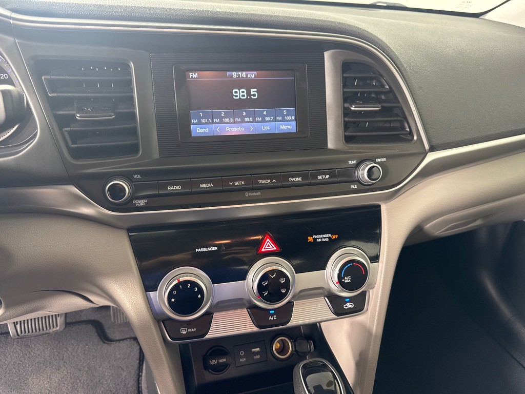 2019 Hyundai Elantra Image 16