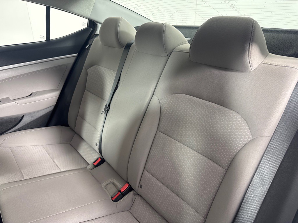 2019 Hyundai Elantra Image 20